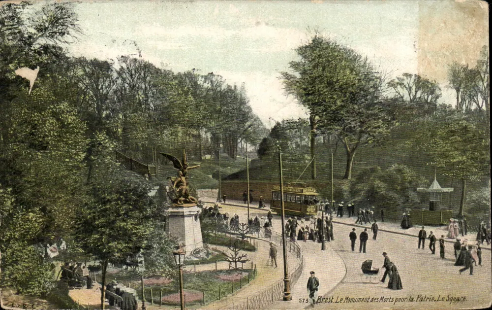 Brest - Denkmal für die Toten für das Vaterland, Der Square — Verlag Lir B.C., Nr. 575 - Vorderseite