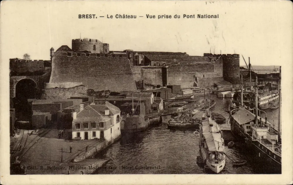 Brest — Das Schloss — Ansicht vom Nationalbrücke — Sammlung R. Pelletier, Moderne Hygiene gegenüber dem Hotel Continental - Vorderseite