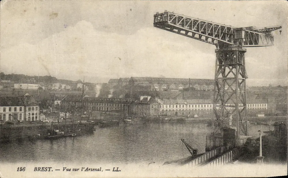Brest — Vista sobre o Arsenal — LL. — N° 156 - Frente