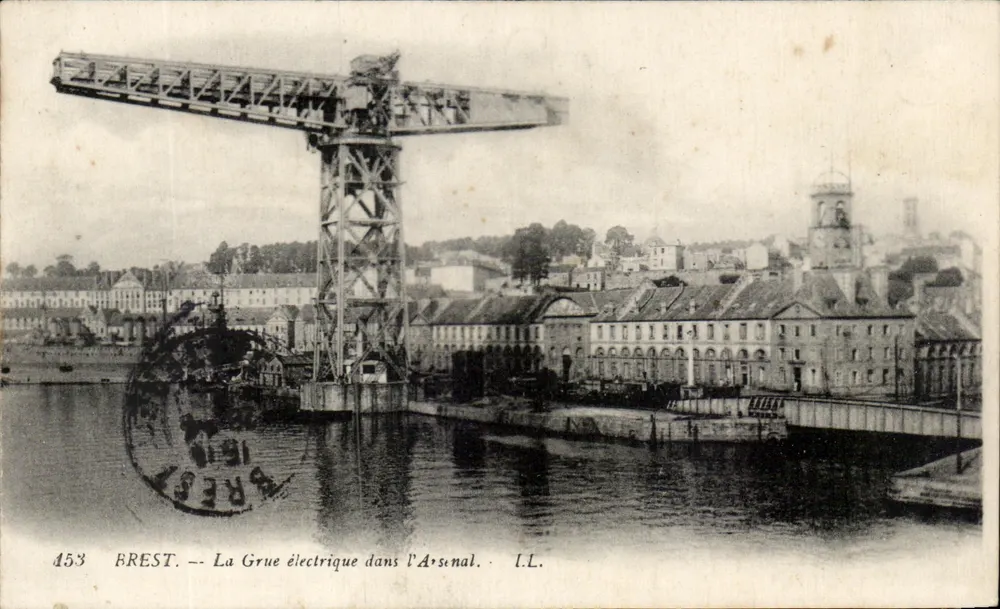 Brest — A Grua elétrica no Arsenal — I.L. n°453 - Frente