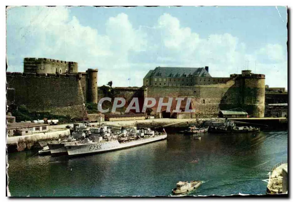 Brest — O antigo castelo do século XV dominando a entrada do Arsenal — Edições de Arte Jos. La Dona - Frente