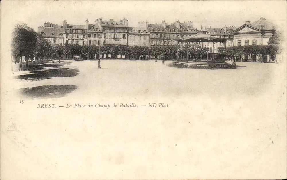 BREST — A Praça do Campo de Batalha — ND Phot - Frente