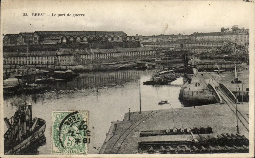 Brest — Le port de guerre — Éditeur : POSTES - Frente