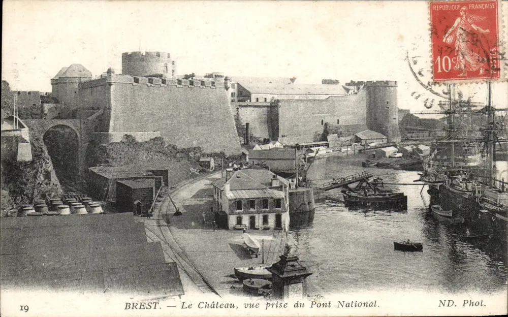 BREST — Das Schloss, Aufnahme vom Nationalbrücke — ND. Phot. - Vorderseite