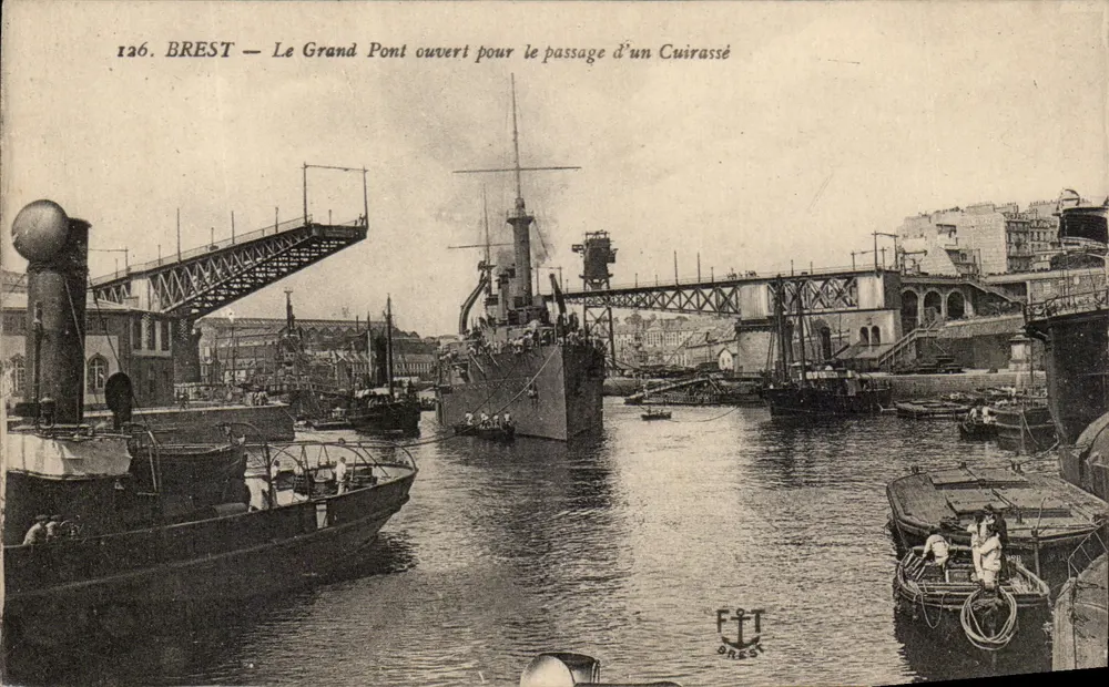 BREST — Der Große Brücke geöffnet für den Durchgang eines Panzerschiffes — Verlag BREST, n° 126 - Vorderseite