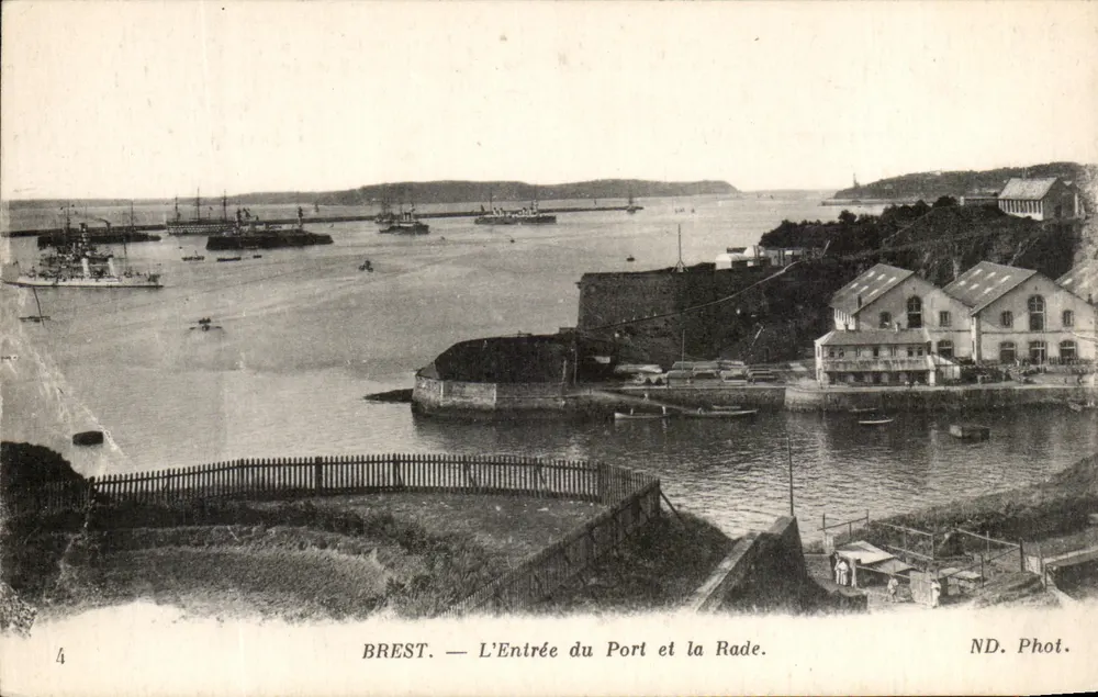 BREST — Der Hafen und der Hafeneingang — ND. Fotografie - Vorderseite