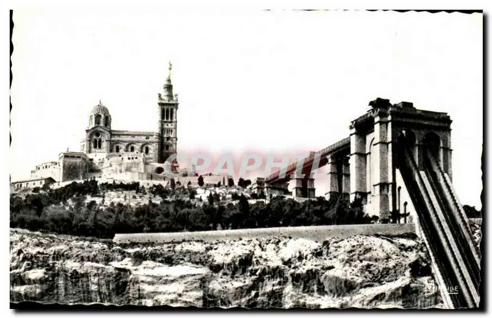 Marseille (B.-du-R.) - Notre-Dame-de-la-Garde et les ascenseurs — Éditions *Mireille* G. Gardini - Recto