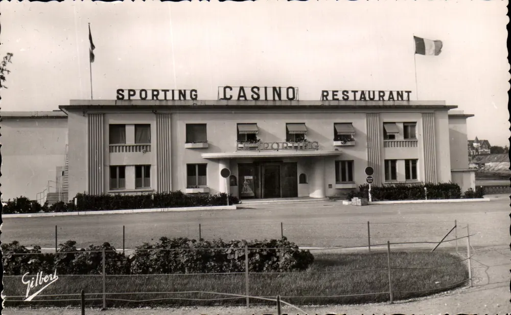 Le Sporting — Casino — Restaurant — Pontaillac - Voorkant