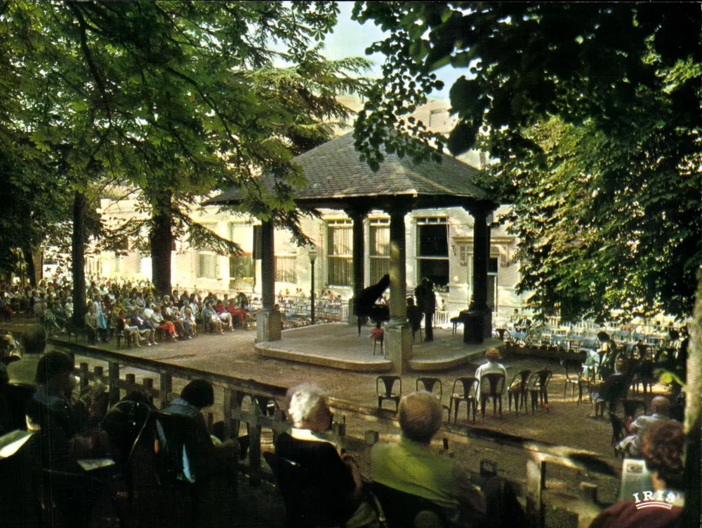 Châtelguyon (Puy-de-Dôme) — Thermalbad für Verdauungsweg — Das Musikpavillon — Verlag IRIS, n° 635356 - Vorderseite
