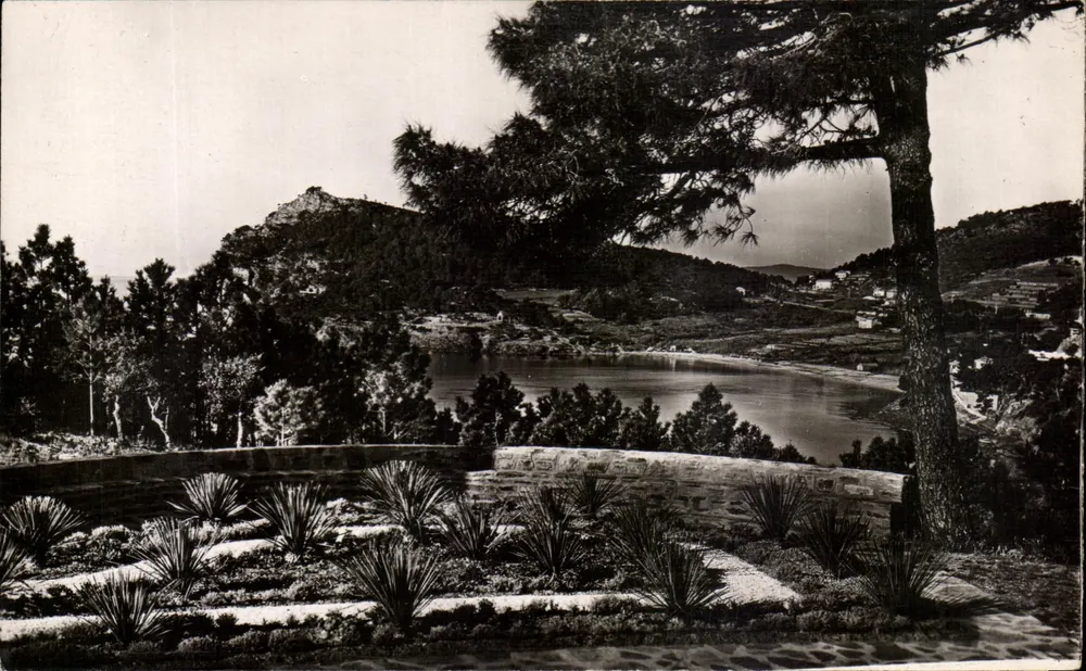 Pramousquier (Var) — A Praia e o Cabo Negro — Edições « La Cigogne » - Frente