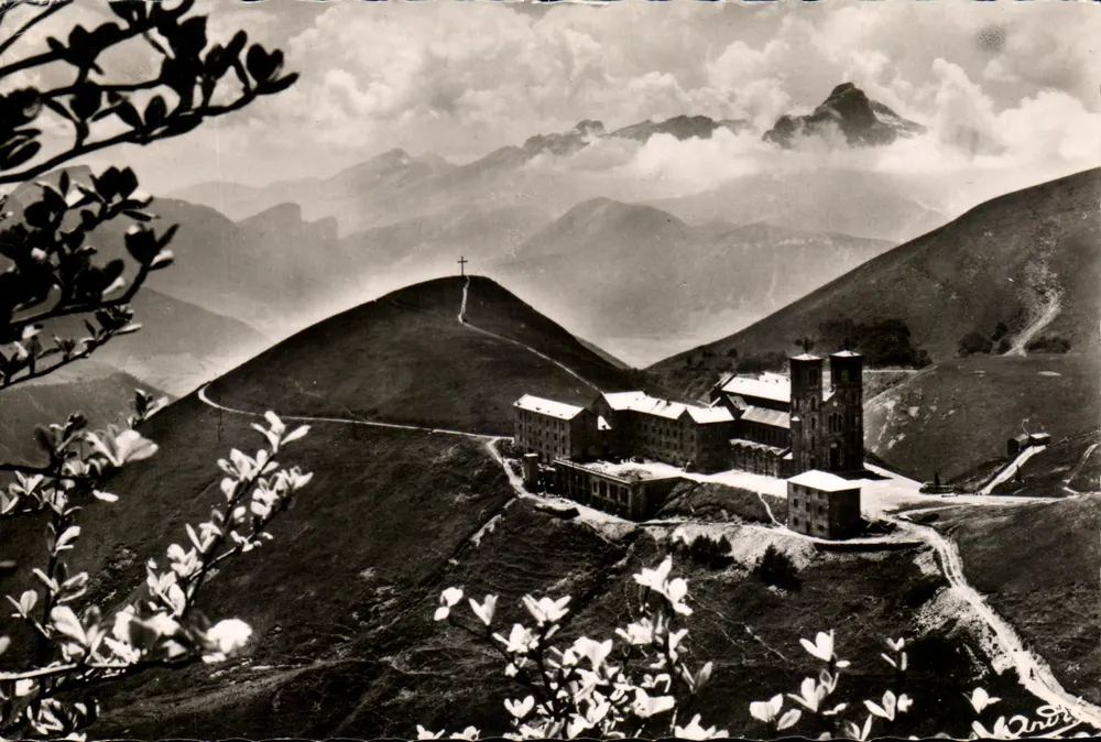 Basílica de Nossa Senhora de La Salette — As Belas Alpes Francesas — Édition d'Art Grenoble - Frente