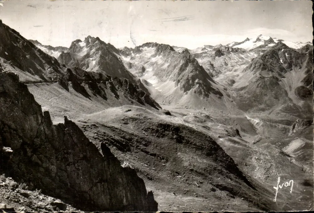 Les Hautes Pyrénées — Route du Tourmalet, Massiv des Marbaje und Mont Perdu (3352 m) — J. Yvon - Vorderseite