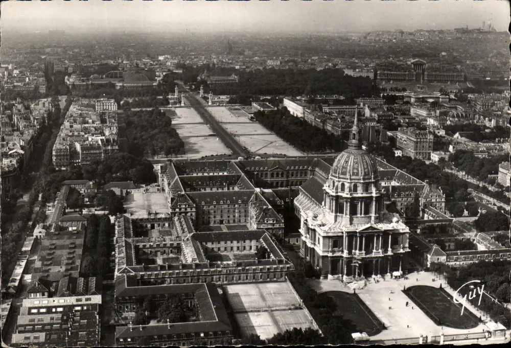 Luftbild von Paris — Hôtel des Invalides, Esplanade, Pont Alexandre III, Butte Montmartre — Éditions d'art GUY - Vorderseite