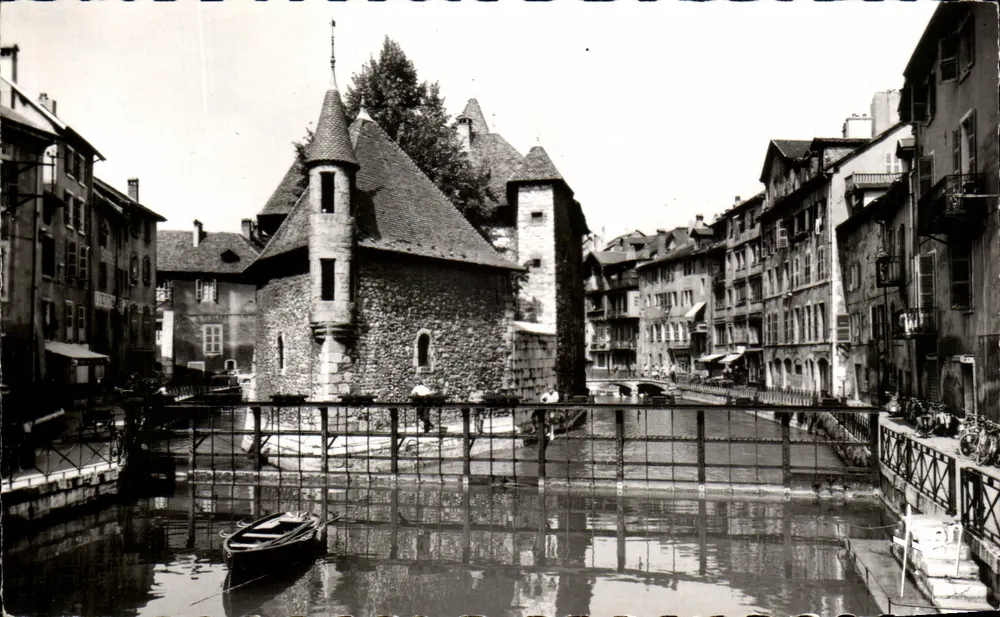 Annecy (Haute-Savoie) - Velho Bairro - As antigas Prisões — Edições Martel, Paris - Frente