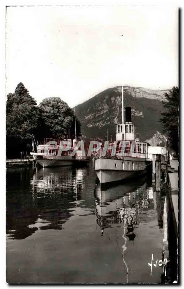 Annecy (Haute-Savoie) — Die Boote am Kai und der Mont Veyrier — Editions d'Art, Paris - Vorderseite