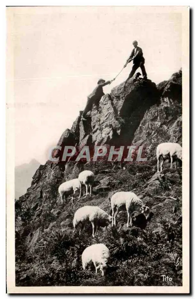 Ein Bergsteigen — Die Pyrenäen — Editions Tito - Vorderseite