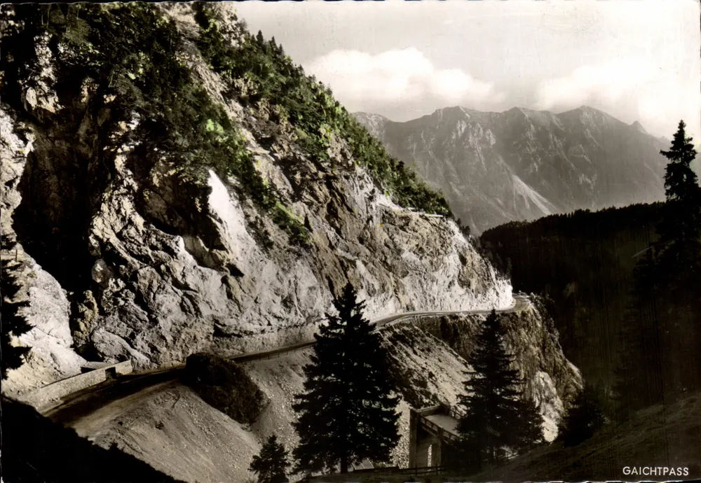 Gaichtpass — vista do colo com estrada em curva — Gaichtpass - Frente