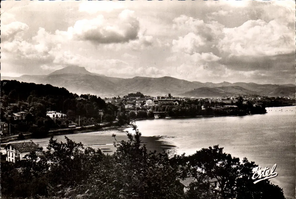 Hendaye — Vista geral e Baía de Chingoudy — Edições de Luxo 'Estel' n°3301 - Frente
