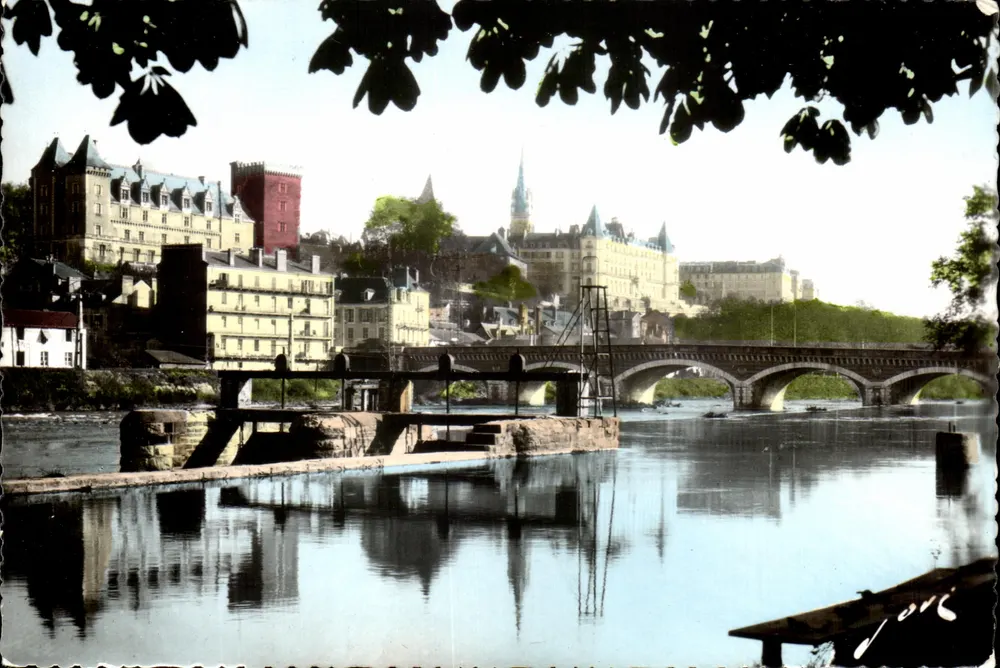 Vue do Castelo Henri IV — Pau — Éd. JOVE Pau (B.P.) - Frente