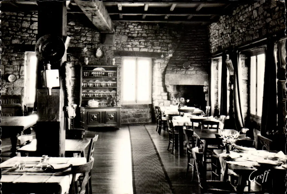 Esszimmer — Altes Hotel Saint-Ronan (15. Jahrhundert) — Ausgabe GREFF, Paris - Vorderseite