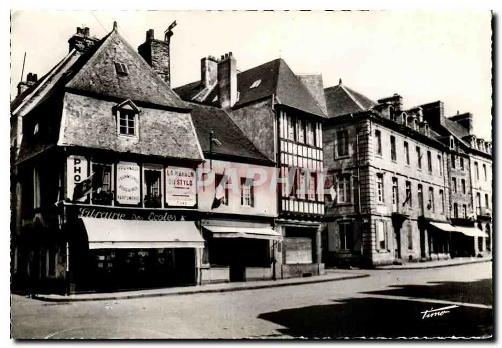 Paimpol — Alte Häuser auf dem Place du Martray — Moderne Drucke, 4, rue Pasquier, Paris - Vorderseite
