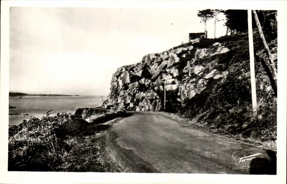 Arredores de Paimpol — A descida para o Arcouest — Editor Pasquier, Paris - Frente
