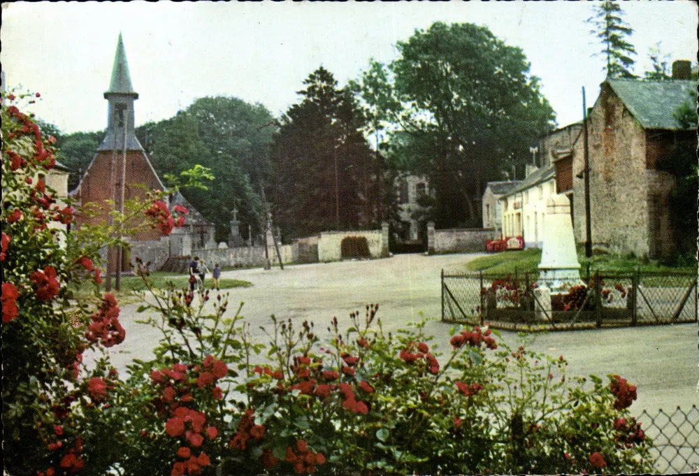 Solre-le-Château — Ansicht des Platzes Beaurieux — Éditions Perla - Vorderseite