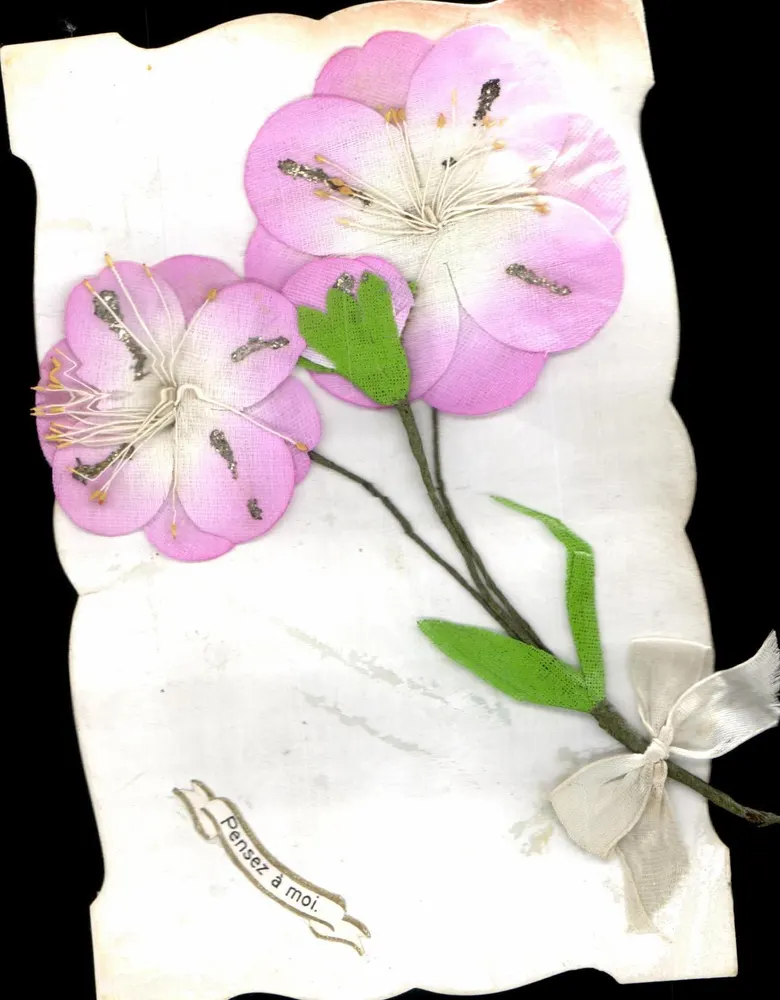 Fleurs en tissu — composition décorative — éditeur non visible - Frente
