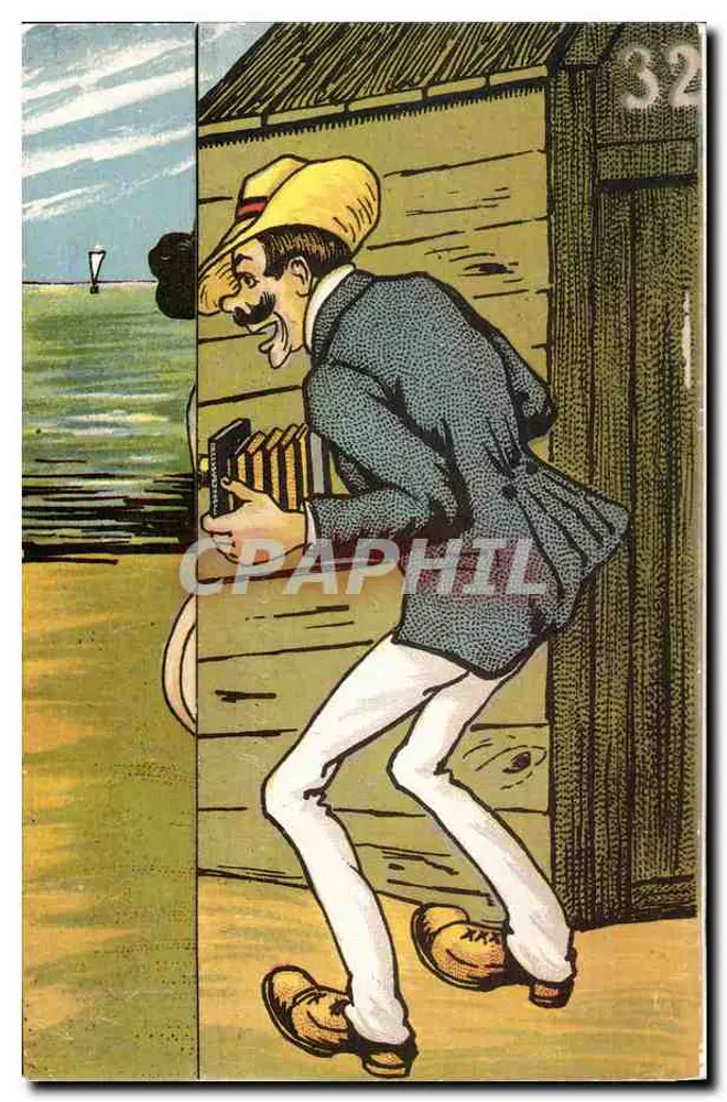 पीली टोपी वाला आदमी एक घर के पास एक एक्कोर्डियन बजा रहा है — श्रृंखला 32 — एडिटर अज्ञात - आगे