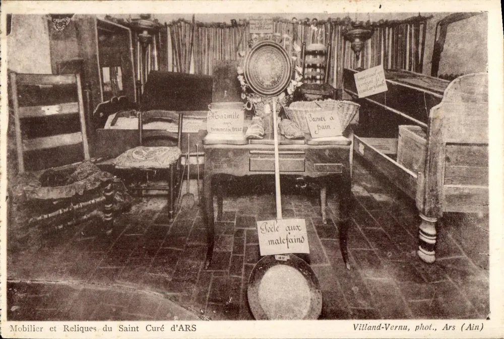Muebles y Reliquias del Santo Curado de ARS — Villand-Vernu, fot., Ars (Ain) - Anverso