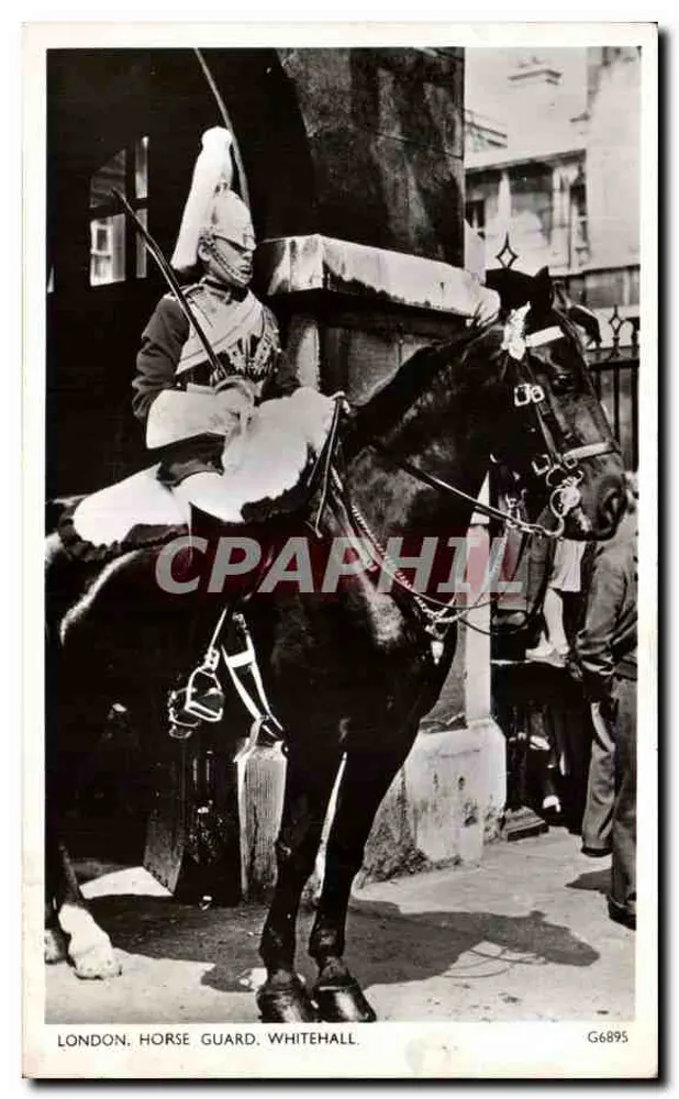 Londres, Horse Guard, Whitehall — soldado a cavalo em uniforme — Graphic Studios, Tunbridge Wells, Kent, n° G6895 - Frente