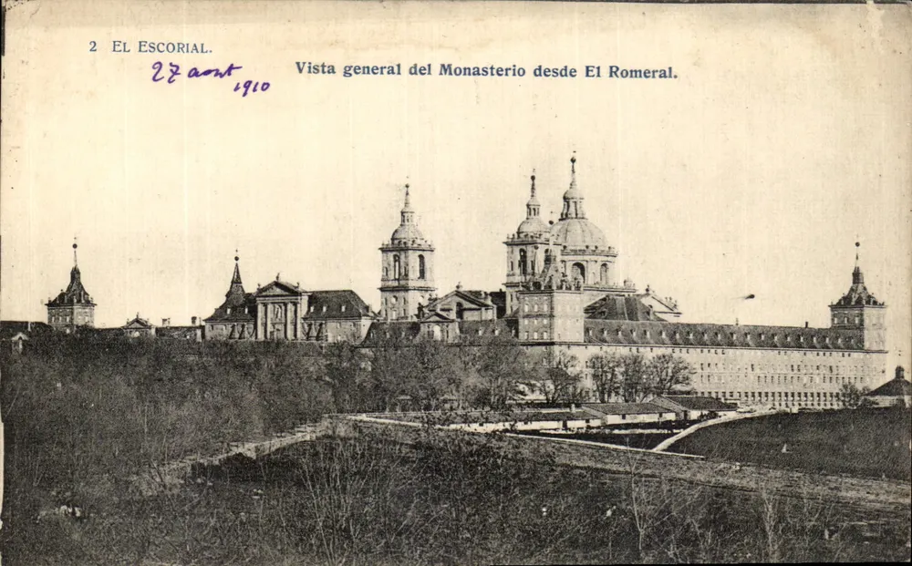 El Escorial — Allgemeiner Blick auf das Kloster von El Romeral — Hotel Miranda - Vorderseite