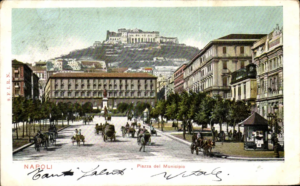 Napoli — Piazza del Municipio — uitgever F.I.R.N. n° 9 - Voorkant