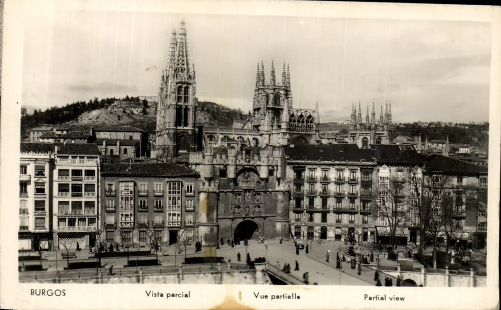 Burgos — Vue partielle de la cathédrale et du portail — éditeur Manjuel Ribe, N.º 8506 - Recto