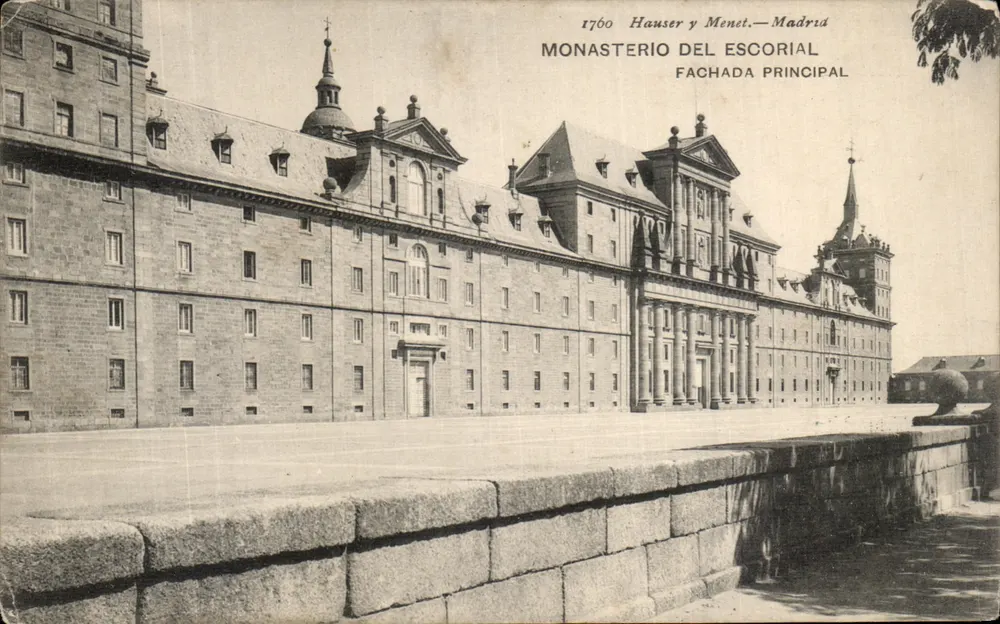 Monasterio del Escorial — façade principale — Hauser y Menet, Madrid - Awers