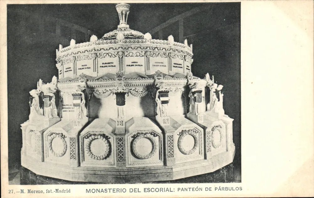 Monasterio del Escorial: Panteón de Párbulos — M. Moreno, fot. Madrid - Anverso
