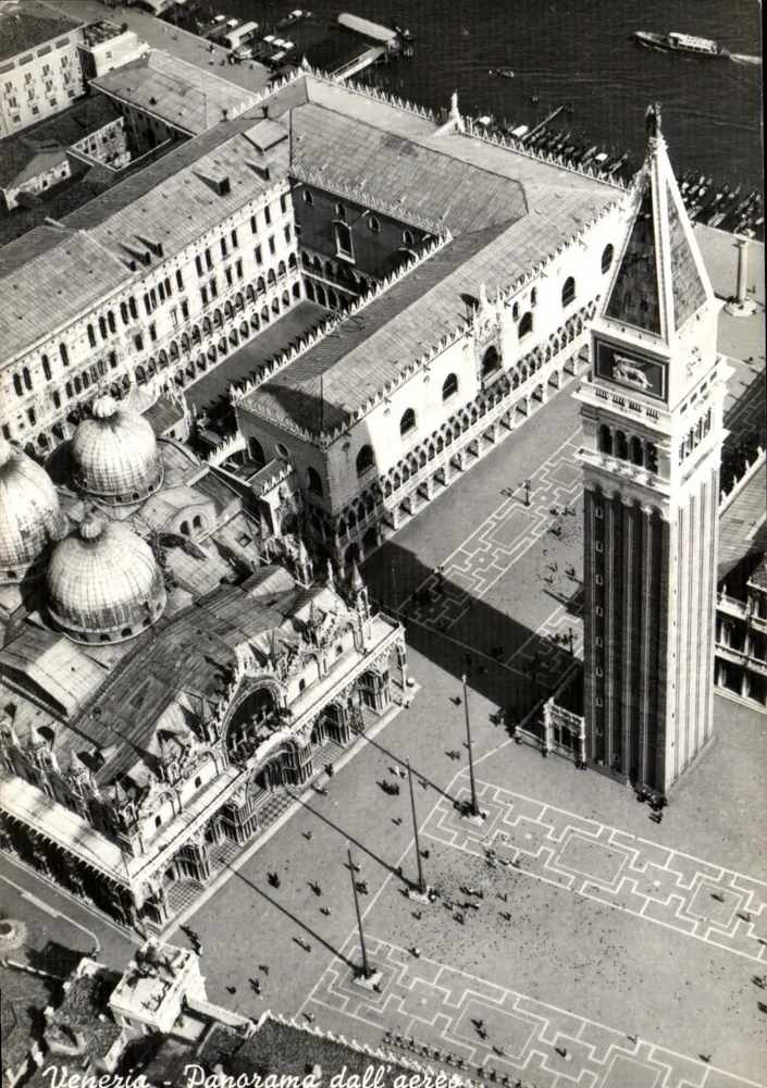 Veneza - Panorama de avião — Ed. S. B. V. - Reprodução proibida N° 8909 - Frente