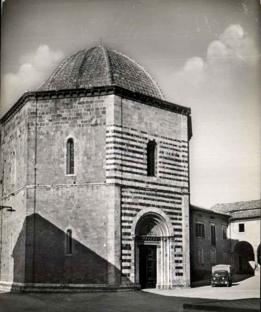 Igreja de San Pietro em Volterra — editor Benedetti Lva, n° 37477 - Frente