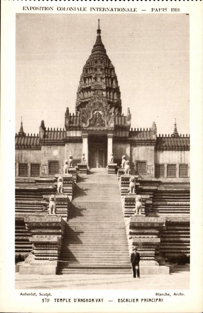 Tempel von Angkor-Vat — Haupttreppe — Internationale Kolonialausstellung — Paris 1931 — Auberlet, Bildhauer — Blanche, Architekt. - Vorderseite