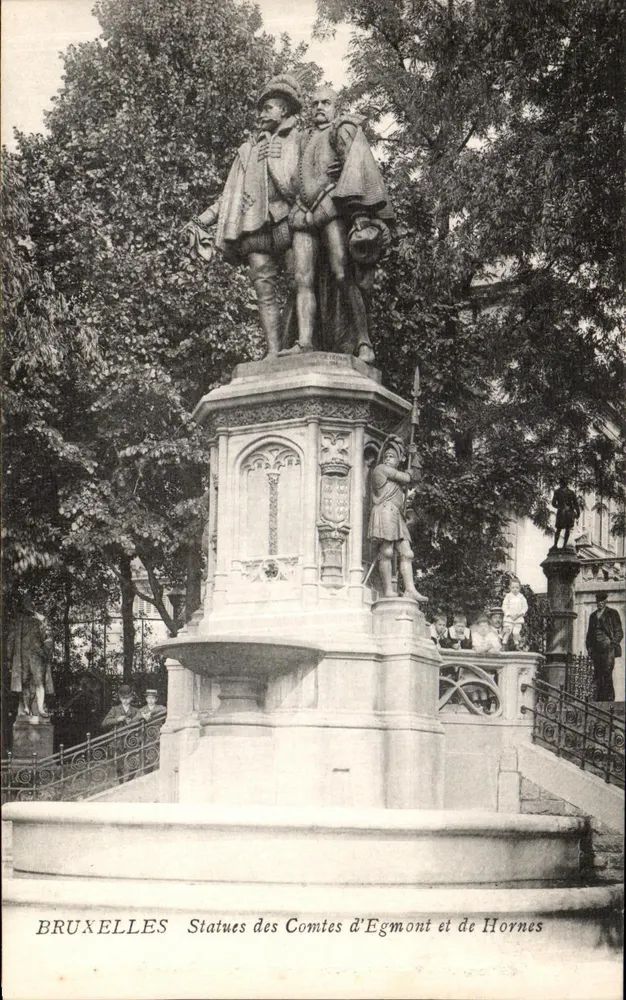 Brüssel - Statuen der Grafen Egmont und Hornes - Vorderseite
