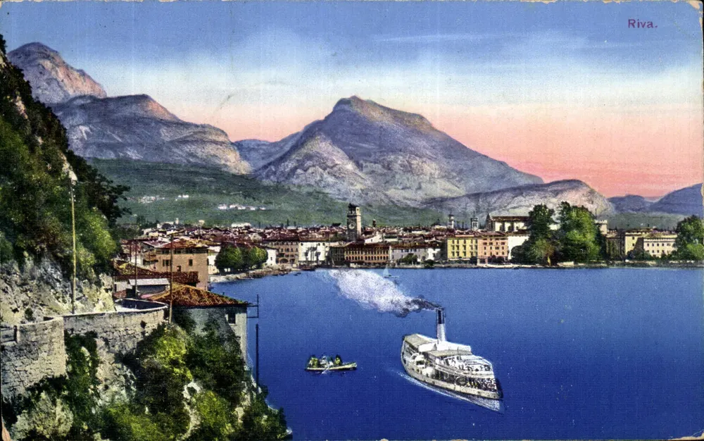 Riva — Vista do lago com barco a vapor — editor desconhecido, número de série não visível - Frente