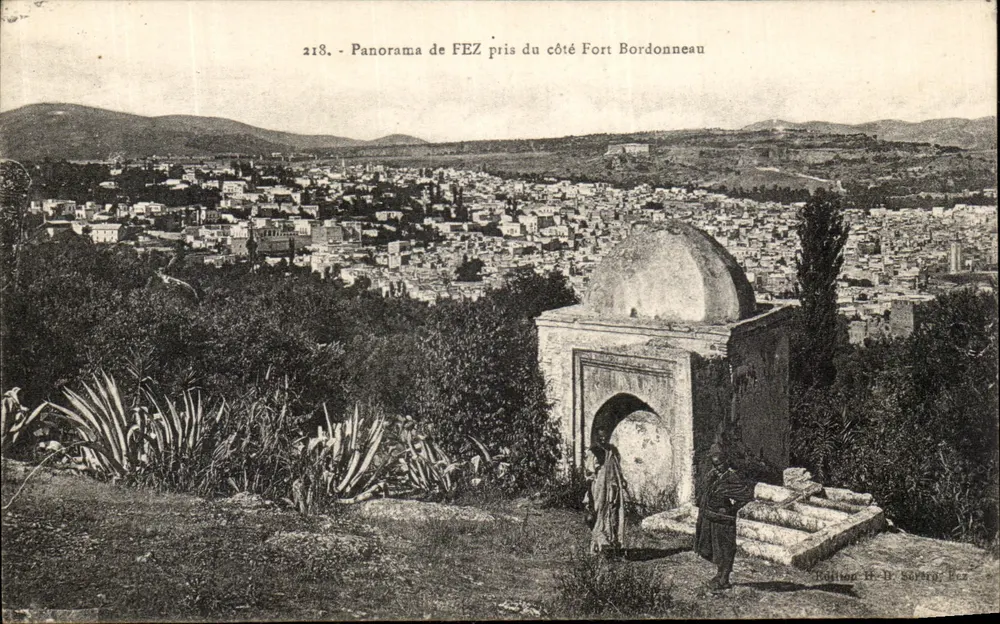 Panorama de FEZ capturado do lado Forte Bordonneau — n° 218 — Editor H. D. Sarrail, Fès - Frente
