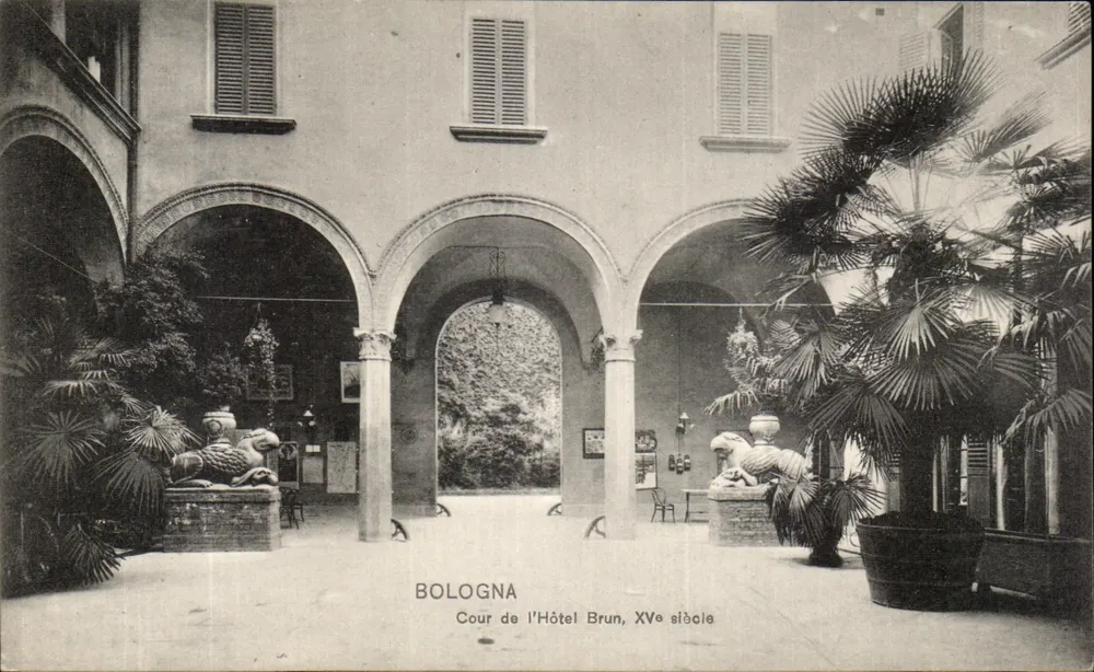 Bologna — Cortile dell'Hotel Brun, XV secolo — J.F. Frank - Recto