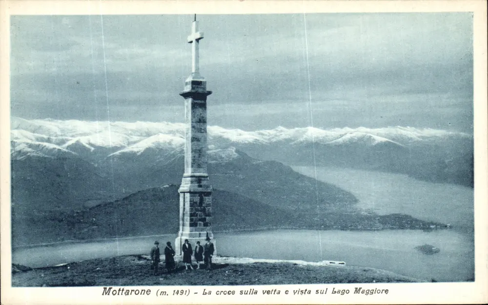 Mottarone (m. 1491) — Die Kreuz auf der Spitze und Aussicht auf den Lago Maggiore — Verlag Brunner & C., Como - Vorderseite