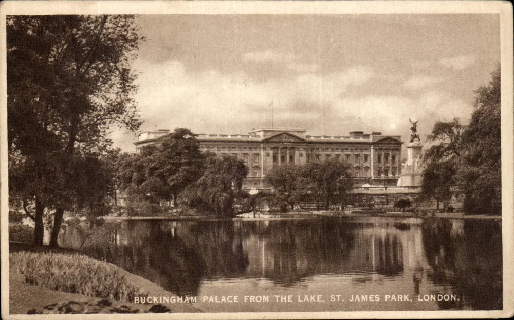 Buckingham Palace vom See, St. James Park, London — britische Herstellung - Vorderseite