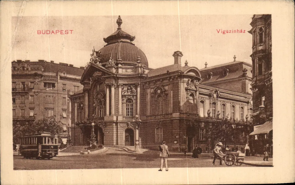 Budapest — Het Vigszinház (Theater van de Comedie) — uitgever niet zichtbaar, serie-nummer niet leesbaar - Voorkant