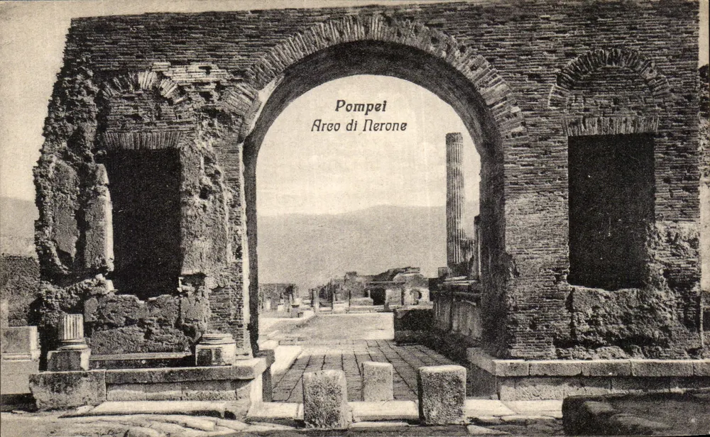 Pompeia — Aréo di Nerone — Hotel Suisse - Frente