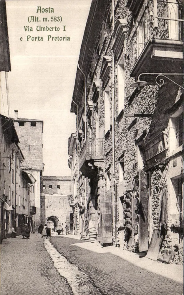 Aosta (Alt. m. 583) — Via Umberto I e Porta Pretoria — G. Modlano e Co. - Milano - 11543 - Frente