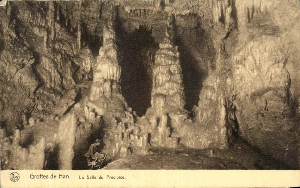 Grutas de Han — La Sala del Precipicio — Editor J. Leus, n° 16 - Anverso