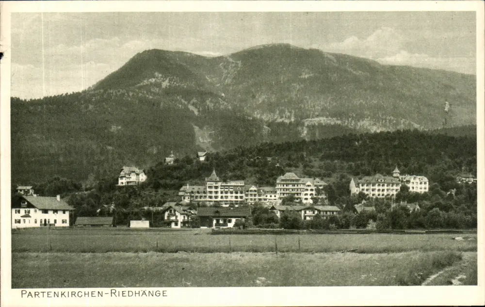 Partenkirchen-Riedhänge — vue du Kurheim Dr. Wigger et du Hotel Haus Gibson — éditeur B. Johannes - Frente